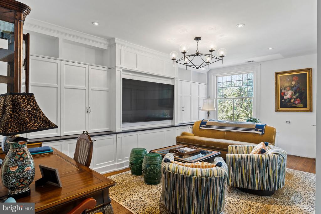 2015 DELANCEY PLACE