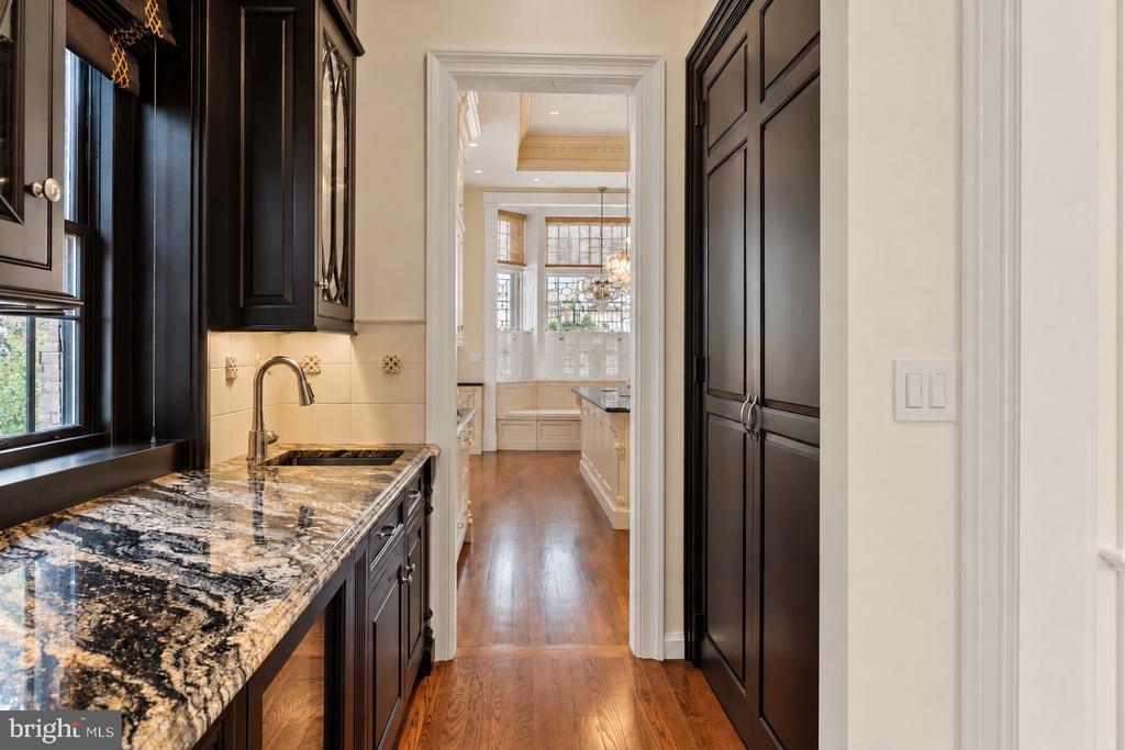 2015 DELANCEY PLACE