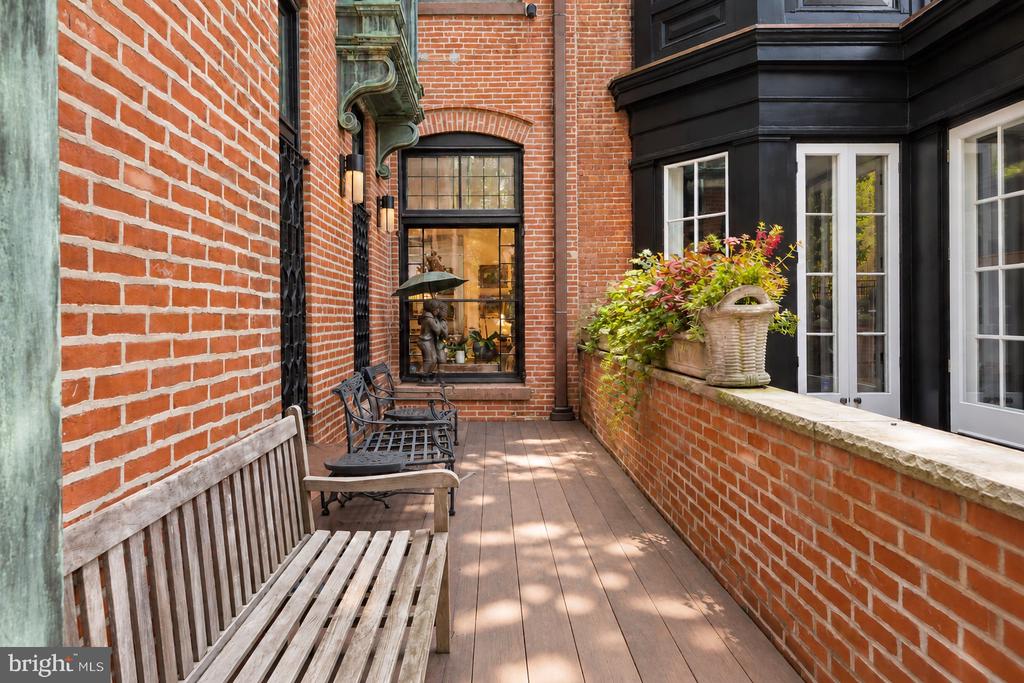 2015 DELANCEY PLACE