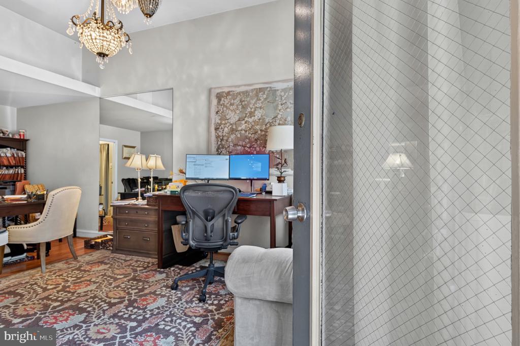 114 N 21ST
