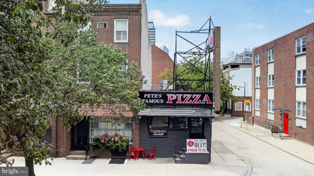 114 N 21ST