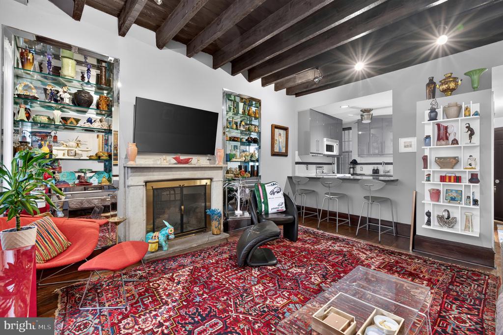 114 N 21ST