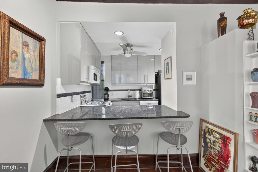 114 N 21ST