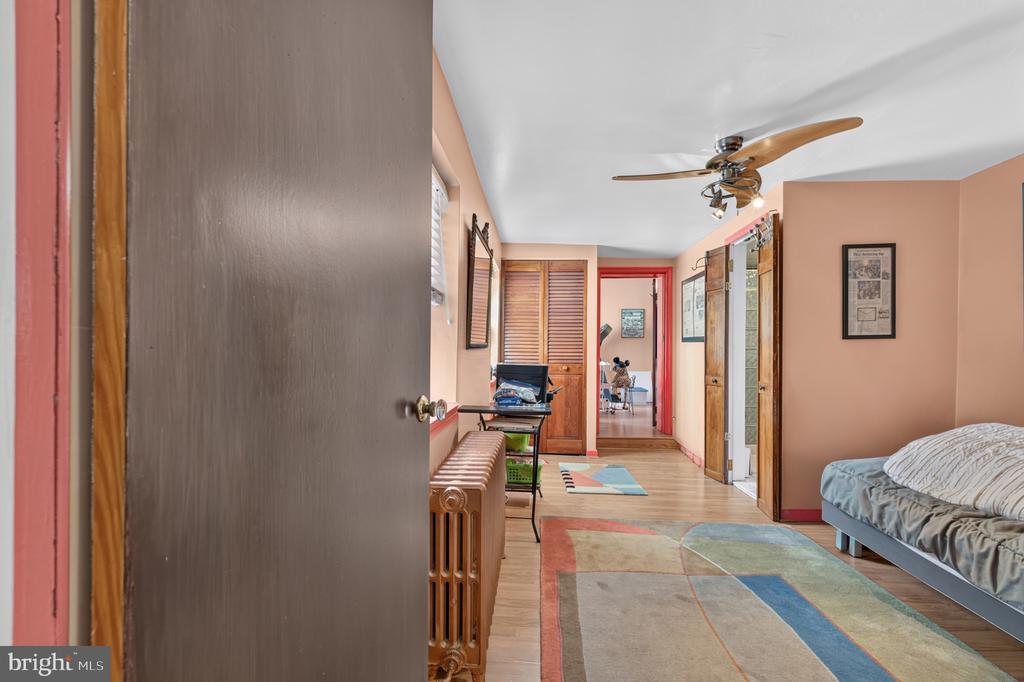 114 N 21ST
