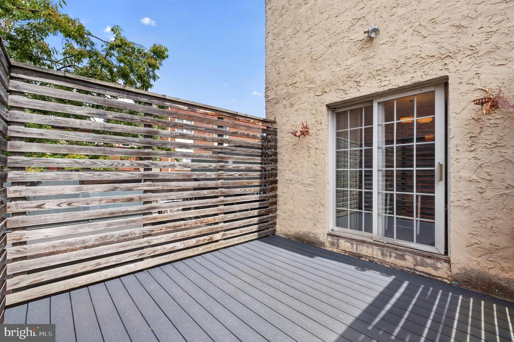 114 N 21ST