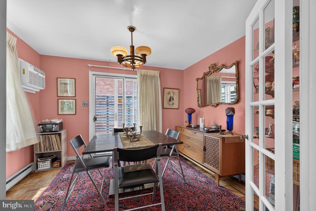 114 N 21ST