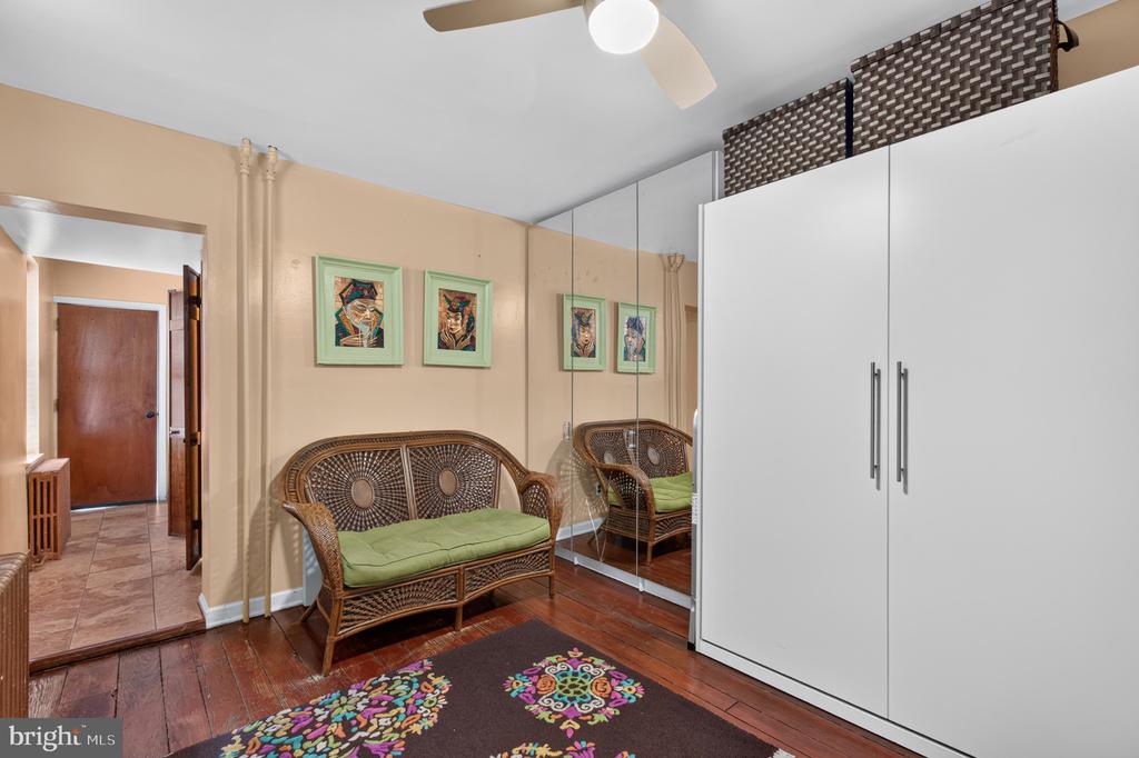 114 N 21ST