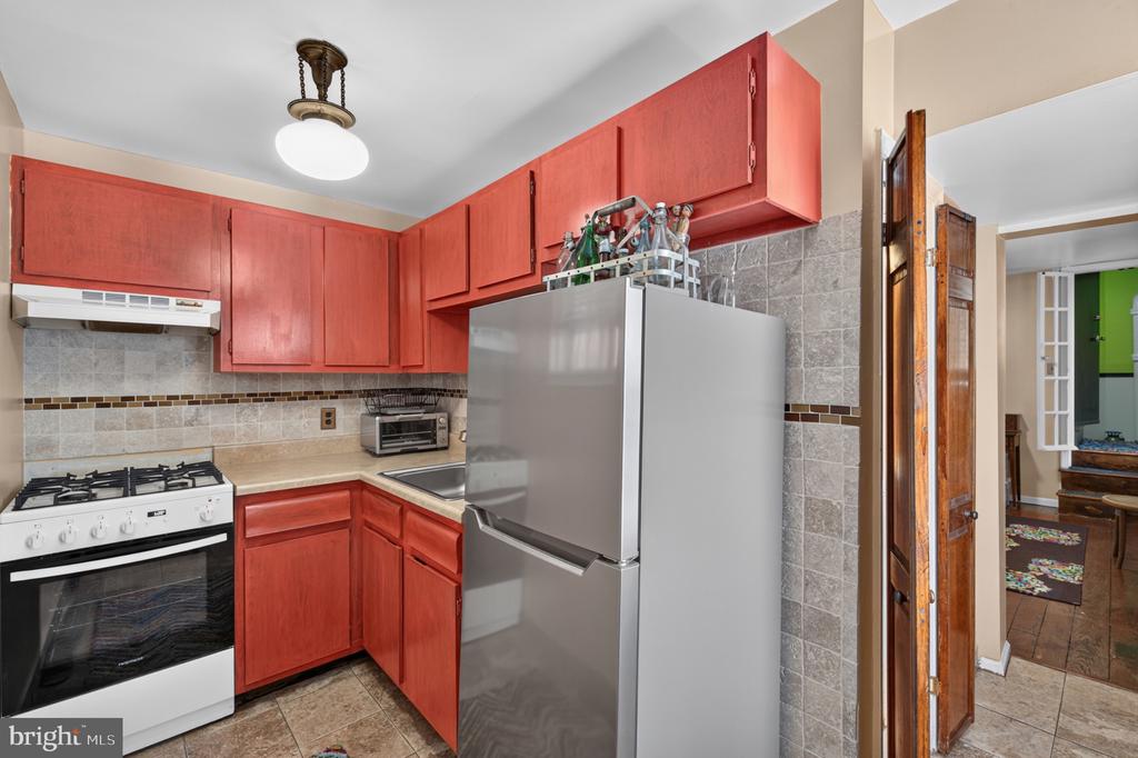 114 N 21ST
