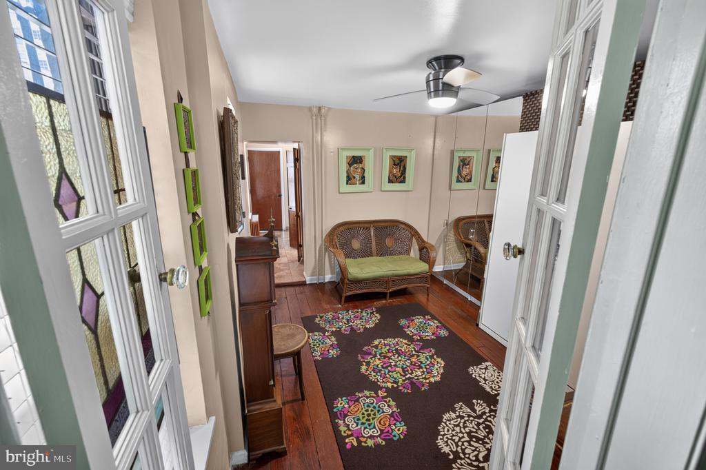 114 N 21ST