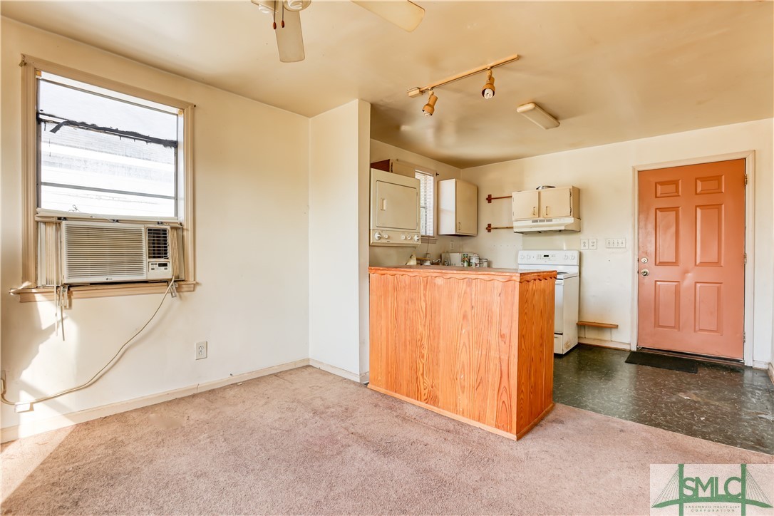 711 W 44th Street