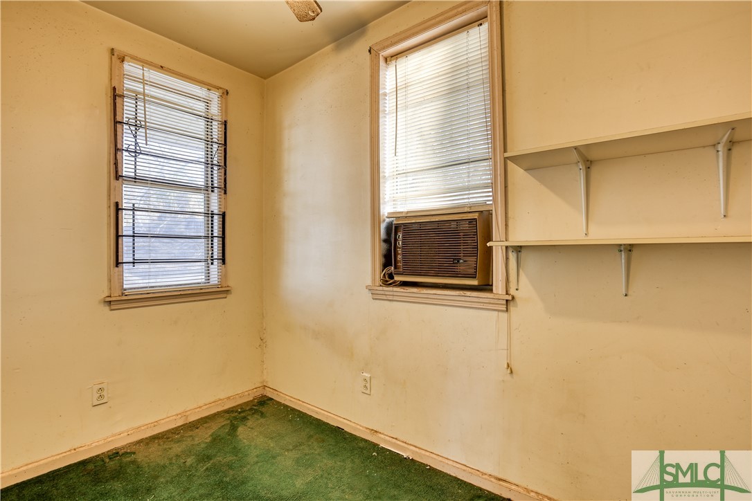 711 W 44th Street