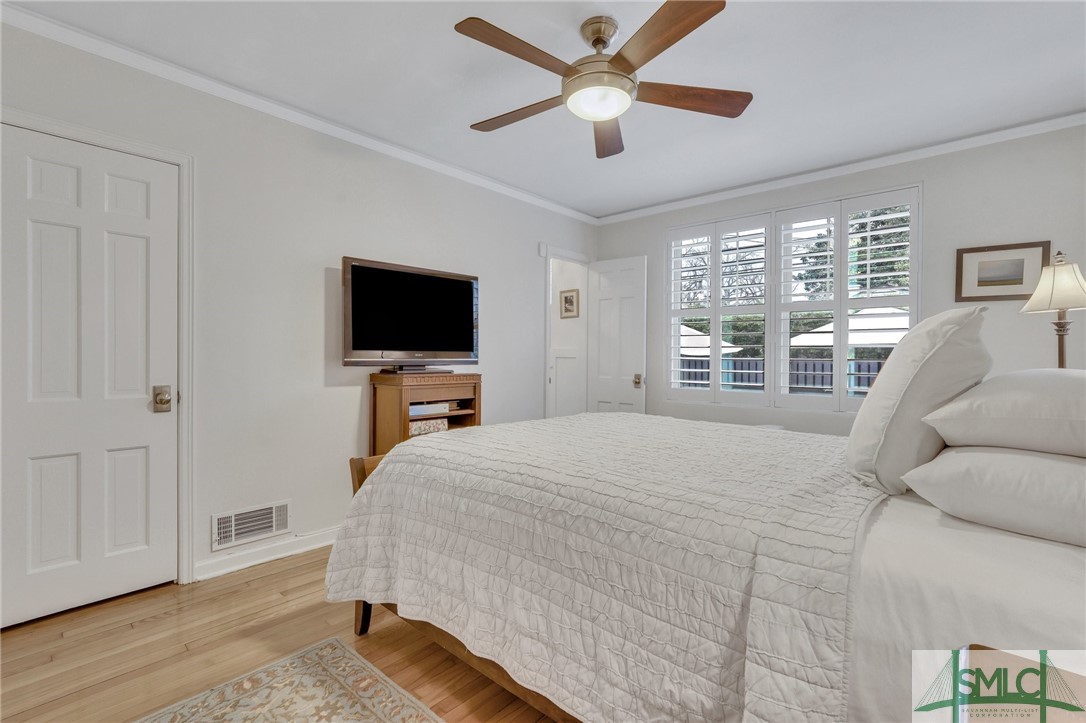 6 E 53rd Street