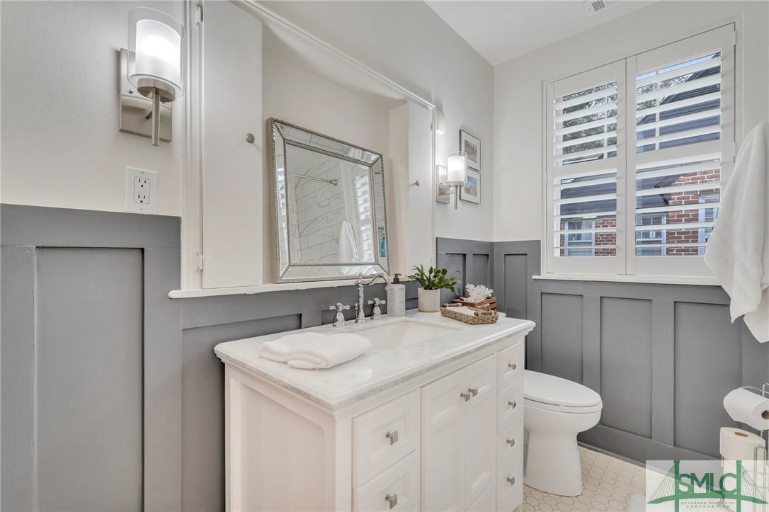 6 E 53rd Street