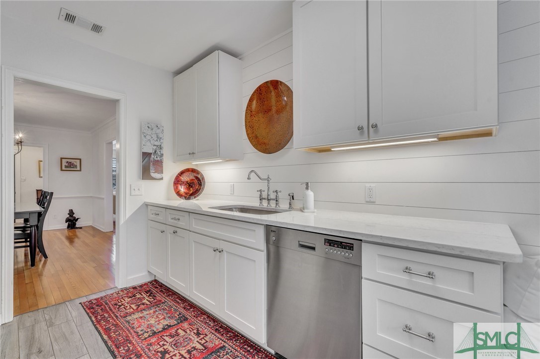 6 E 53rd Street