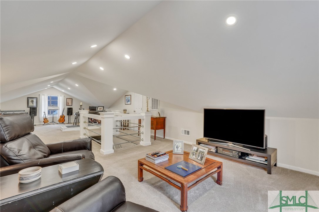 6 E 53rd Street