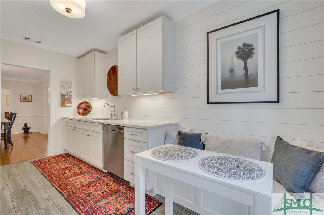 6 E 53rd Street