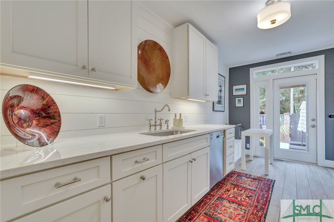 6 E 53rd Street