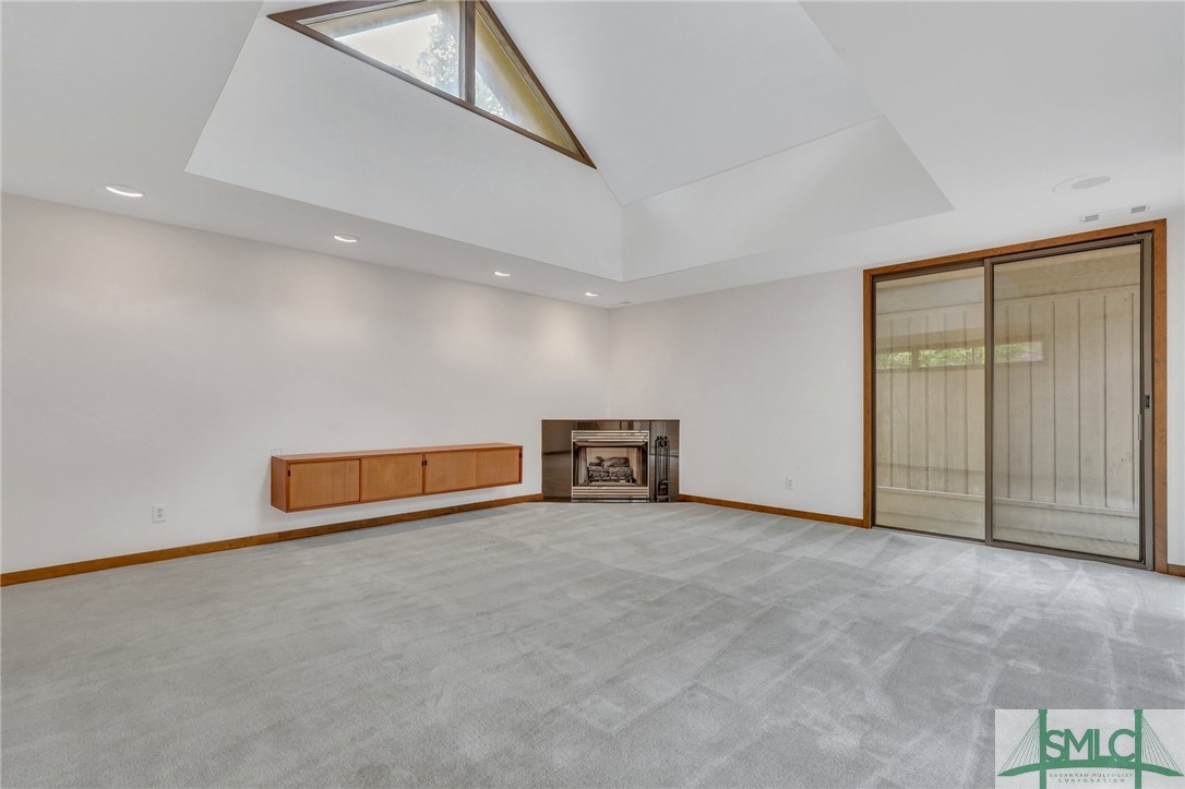 15 Monastery Road W