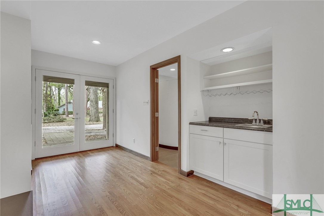 15 Monastery Road W