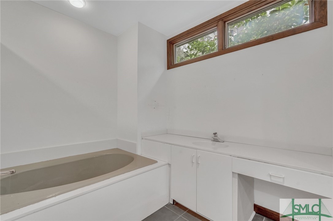 15 Monastery Road W