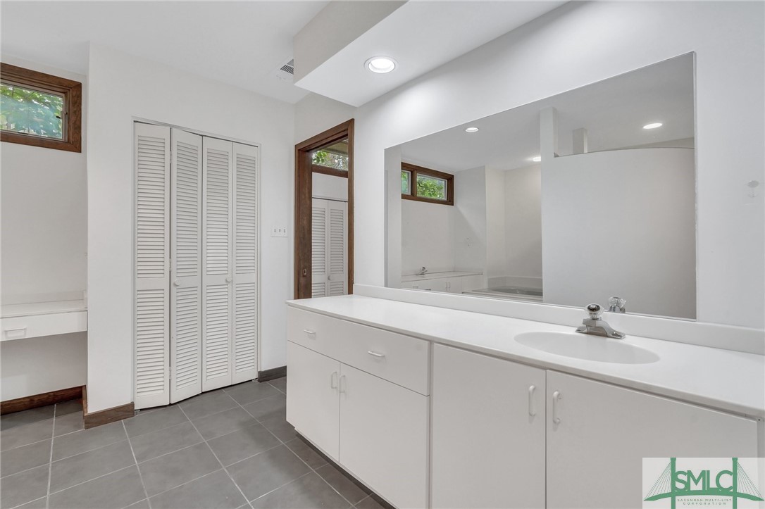 15 Monastery Road W