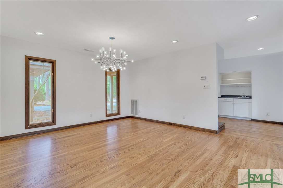 15 Monastery Road W