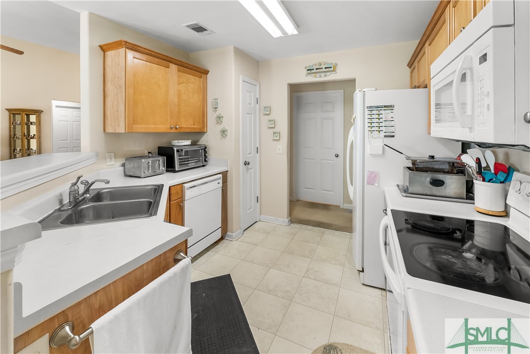 1557 Bradley Boulevard