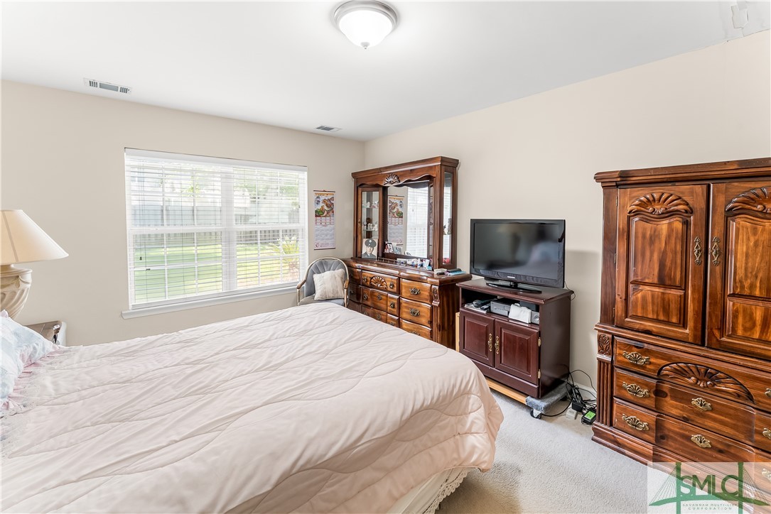 1557 Bradley Boulevard