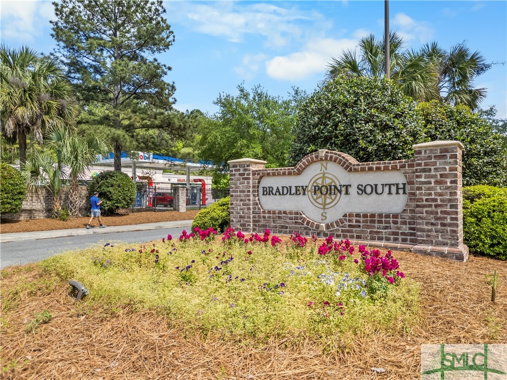 1557 Bradley Boulevard