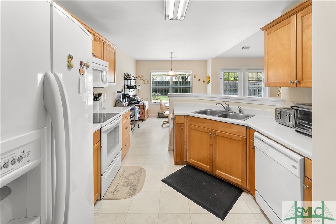 1557 Bradley Boulevard