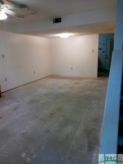 2220 E Victory Drive