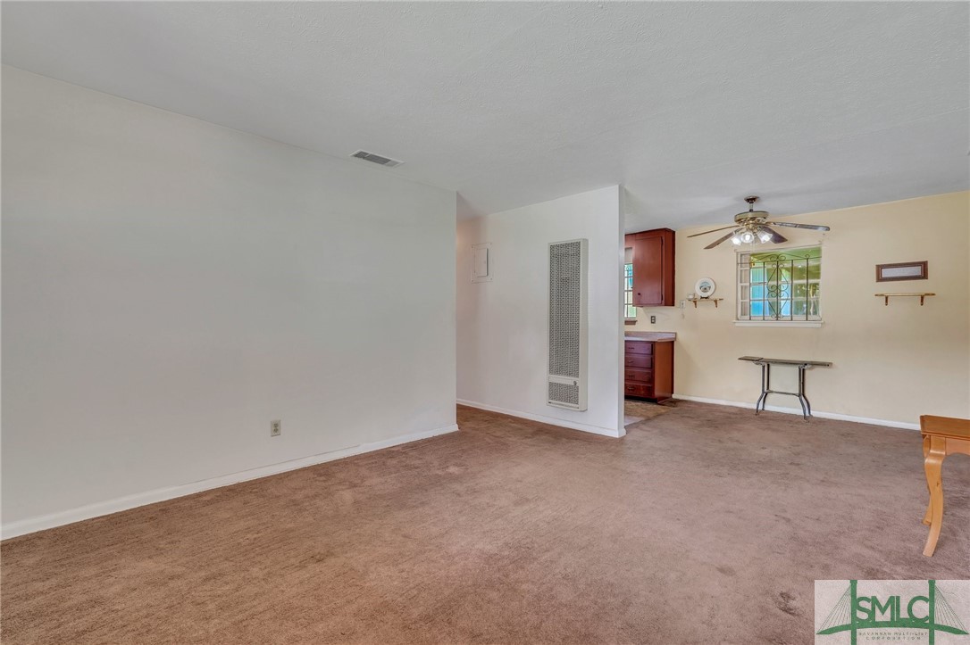 4905 1/2 Meding Street