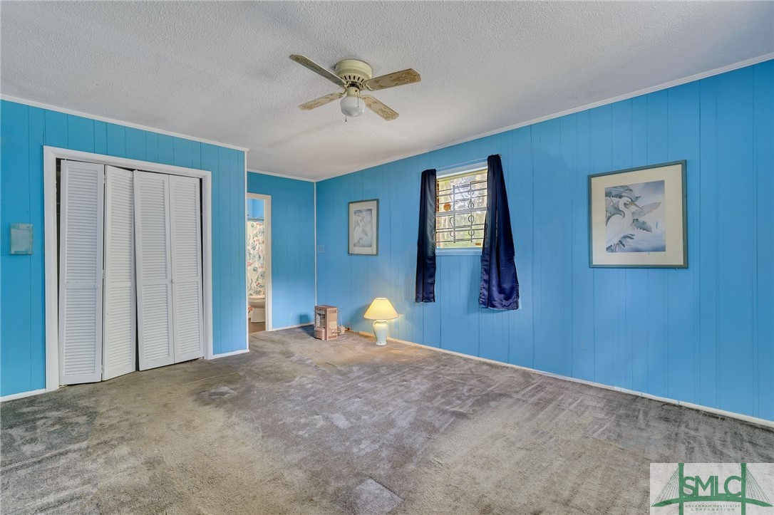 4905 1/2 Meding Street