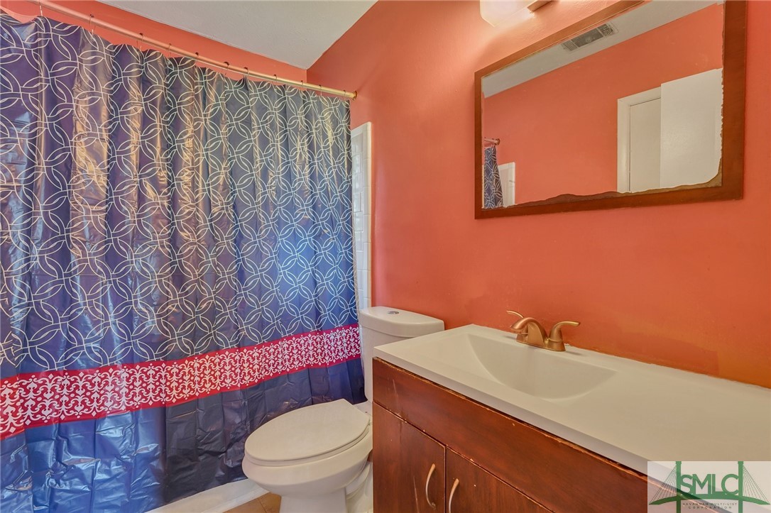 4905 1/2 Meding Street