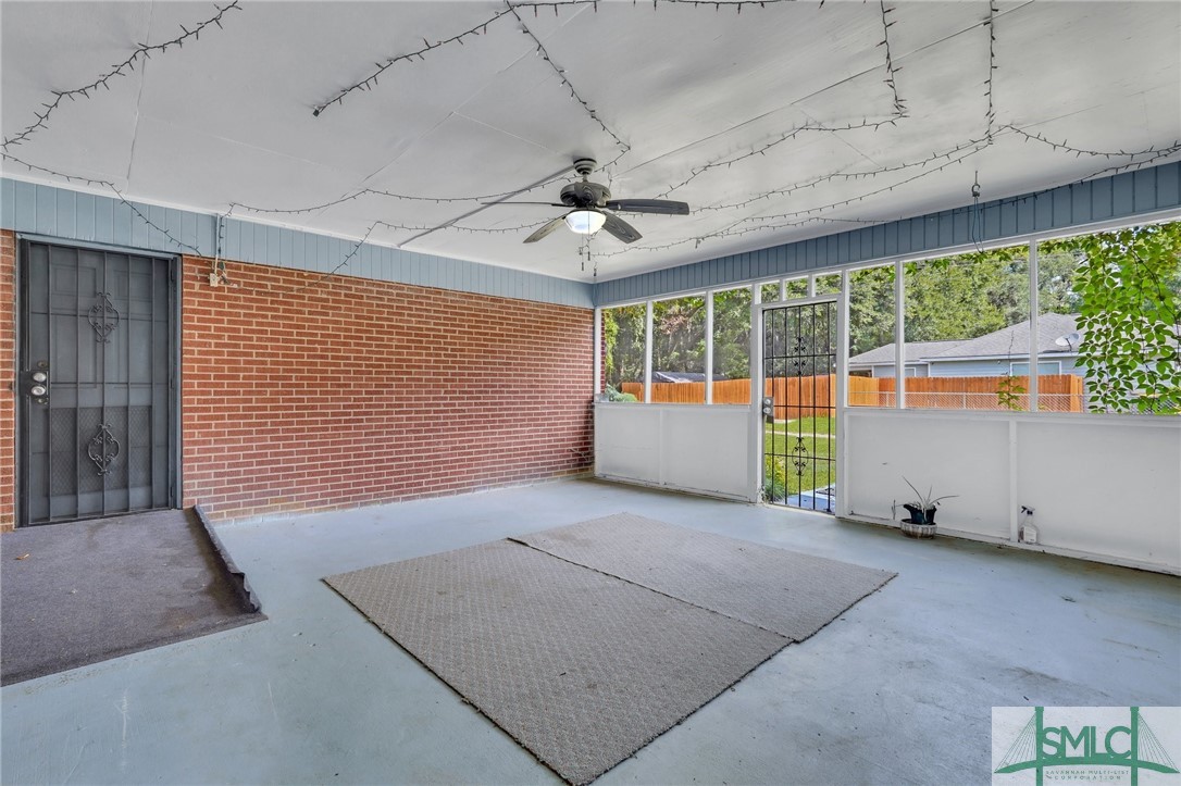 4905 1/2 Meding Street