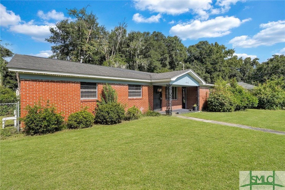 4905 1/2 Meding Street