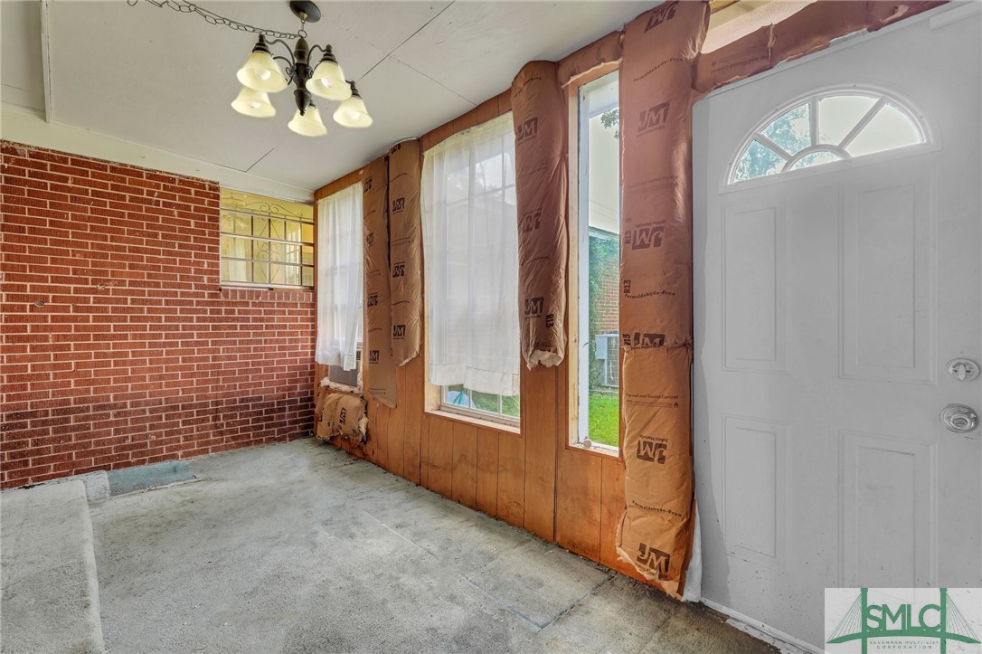 4905 1/2 Meding Street