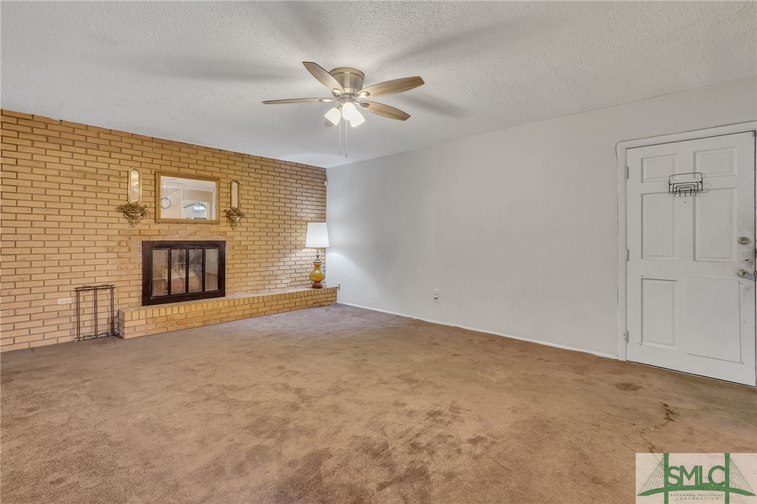 4905 1/2 Meding Street