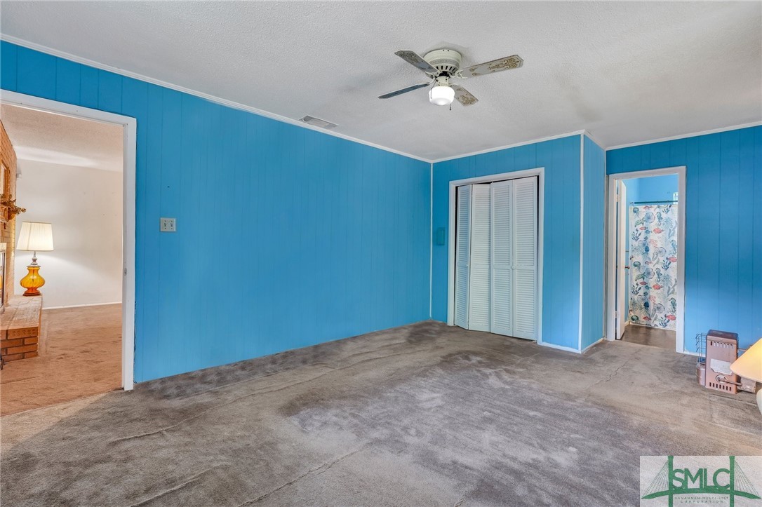 4905 1/2 Meding Street