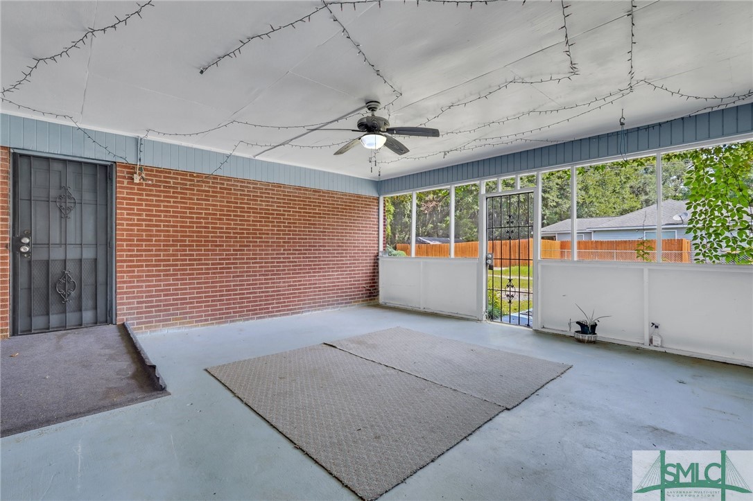 4905 1/2 Meding Street