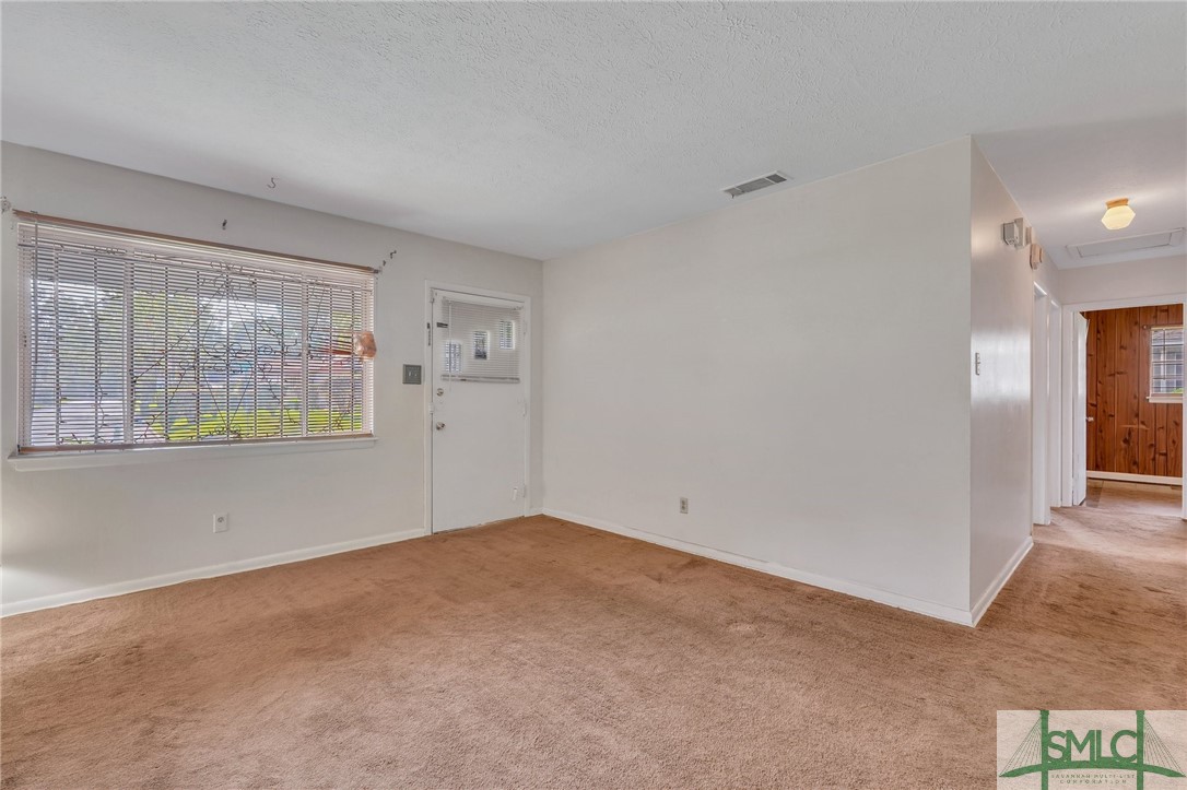 4905 1/2 Meding Street