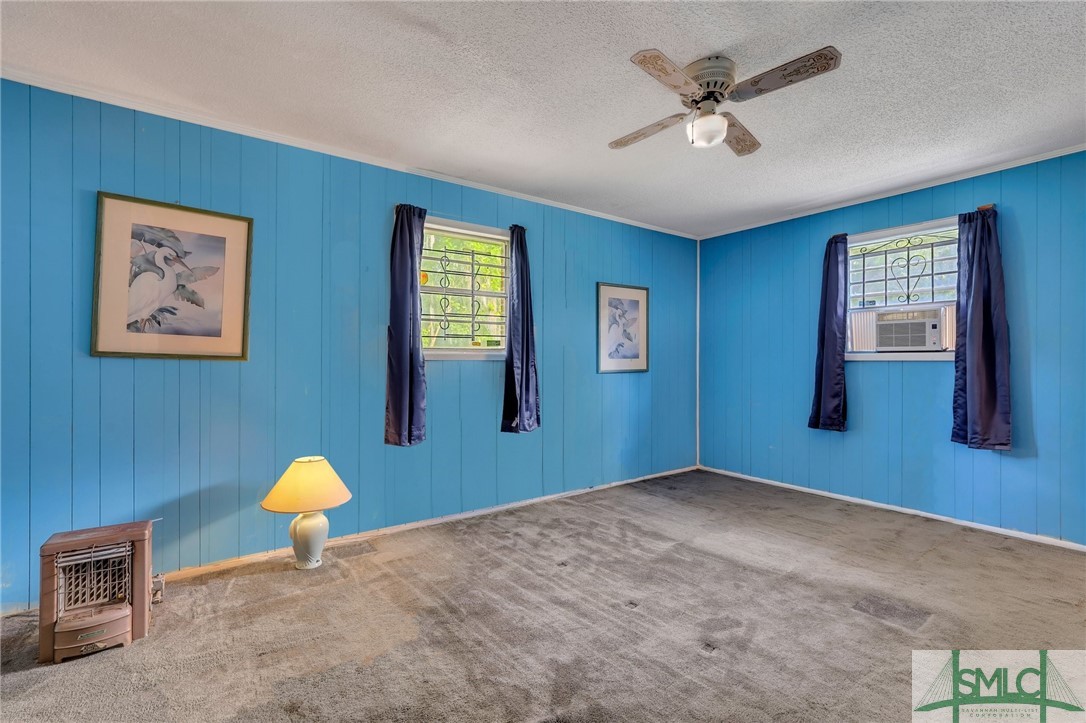 4905 1/2 Meding Street