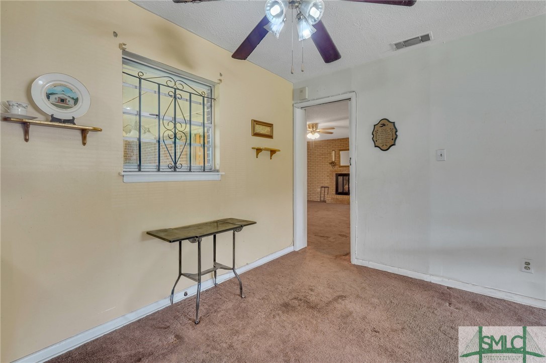 4905 1/2 Meding Street