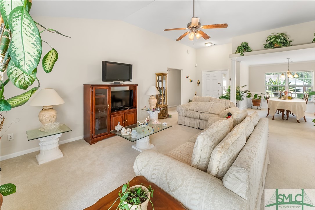 1557 Bradley Boulevard