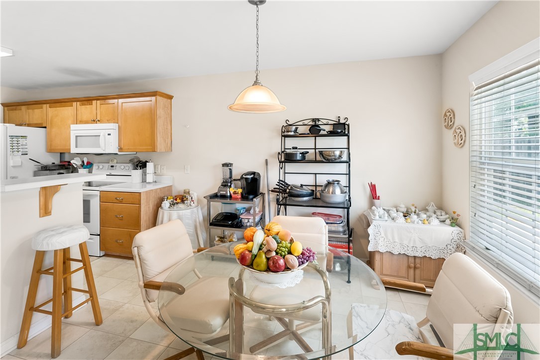 1557 Bradley Boulevard