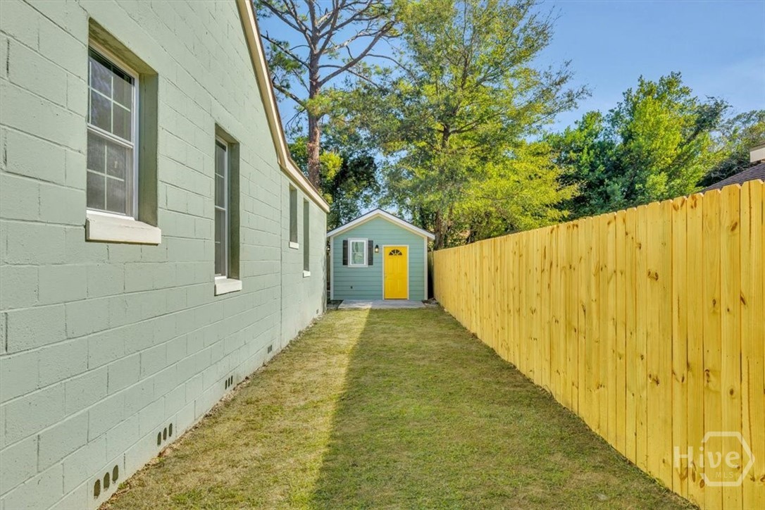 112 Oleander Avenue