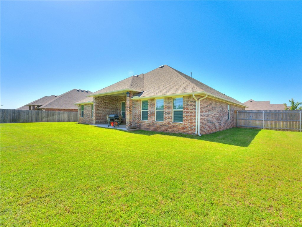 12013 SW 45th Terrace