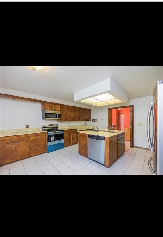 8213 Golden Oaks Road