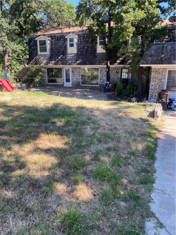 8213 Golden Oaks Road