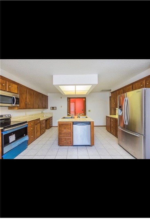 8213 Golden Oaks Road